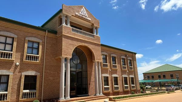 1 500  m² Commercial space