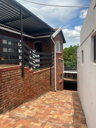 9 Bedroom House