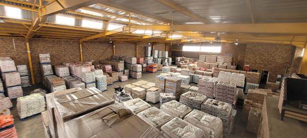 1 300  m² Industrial space