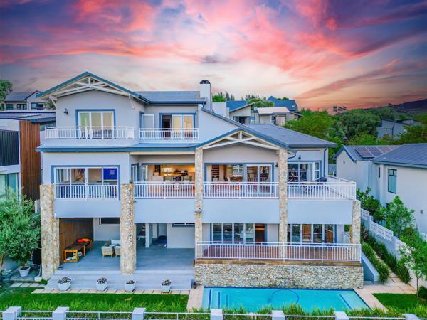 5 Bedroom House