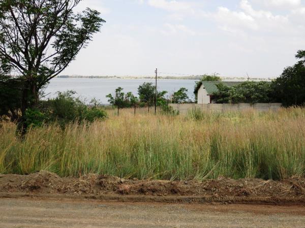 1 979 m² Land