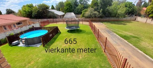 665 m² Land