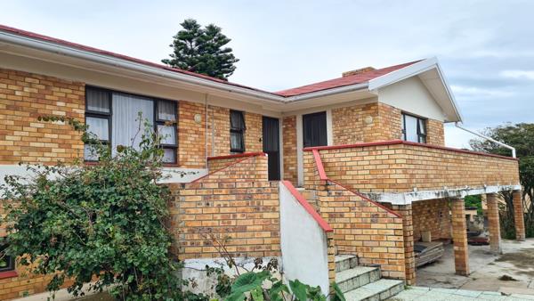 12 Bedroom House