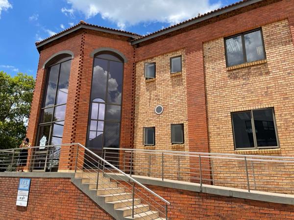 268  m² Commercial space