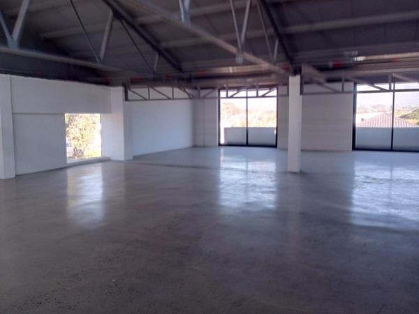 590 m² Office Space