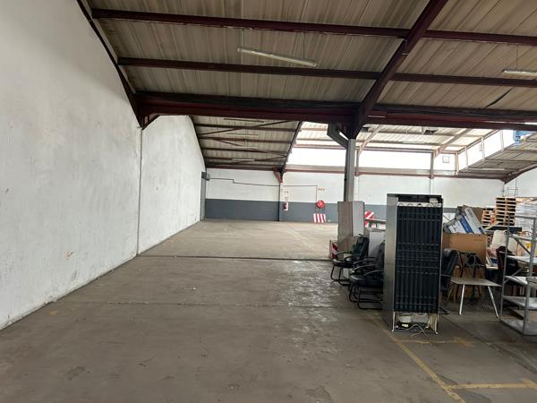 1 025 m² Commercial space