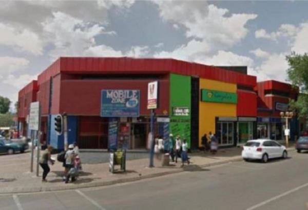 744  m² Retail Space