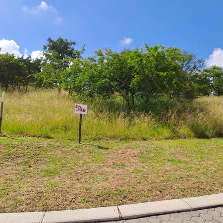 1 009 m² Land