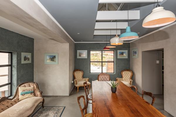 205  m² Commercial space