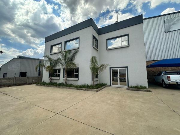 1 105  m² Industrial space
