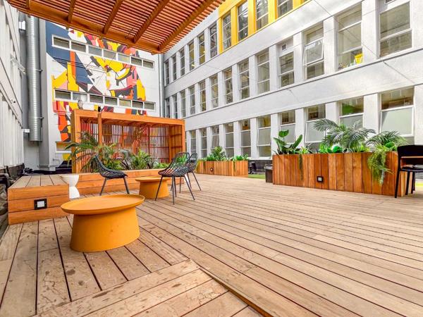 710  m² Office Space