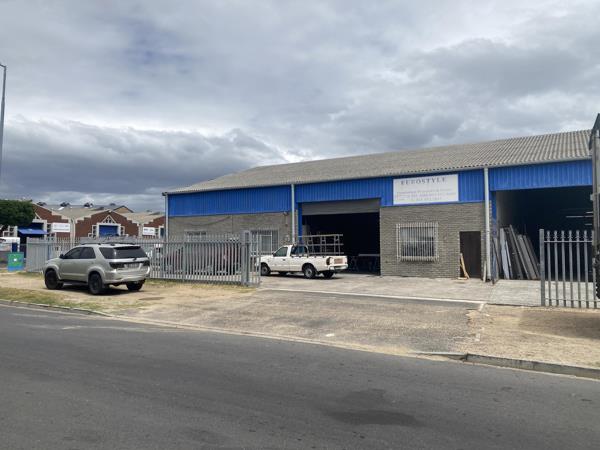 795  m² Industrial space