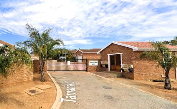 305 m² Land