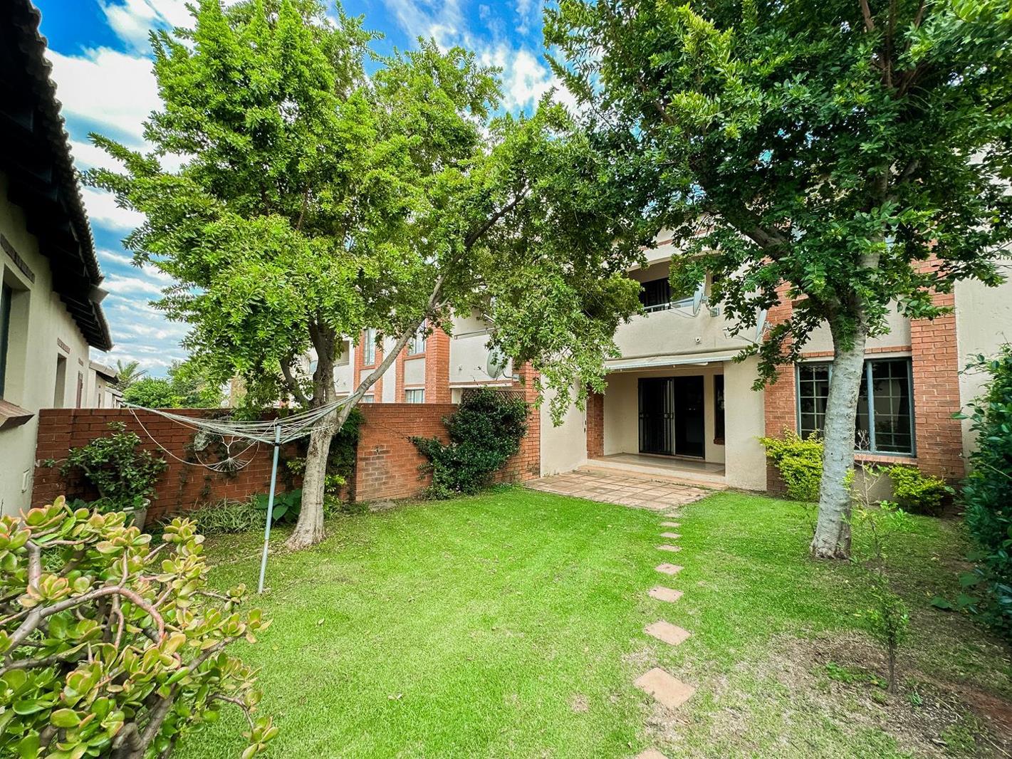 2 Bedroom Townhouse in Mooikloof Ridge