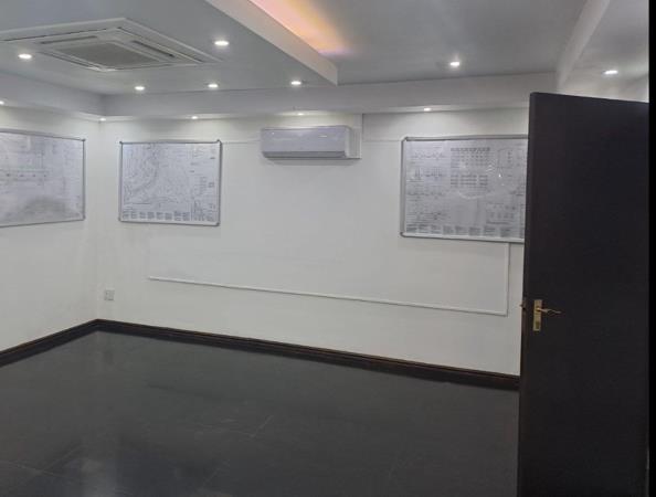 225  m² Office Space