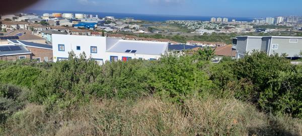 973 m² Land