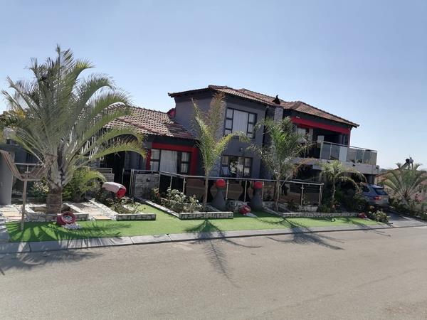 220  m² Commercial space