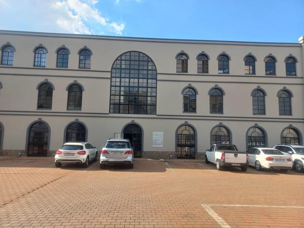 1 436  m² Commercial space