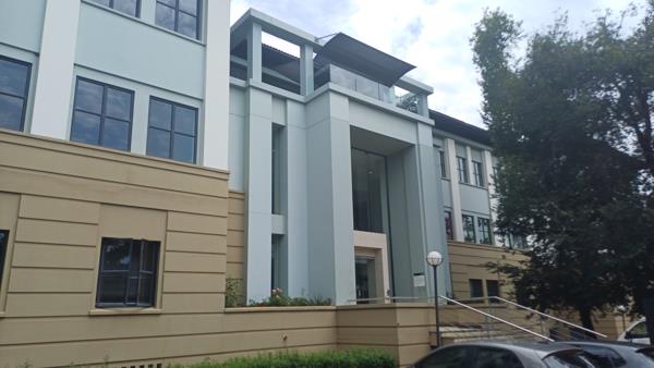 972.9  m² Commercial space