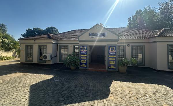 800  m² Commercial space