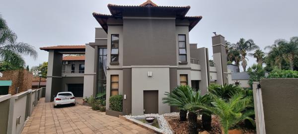 6 Bedroom House