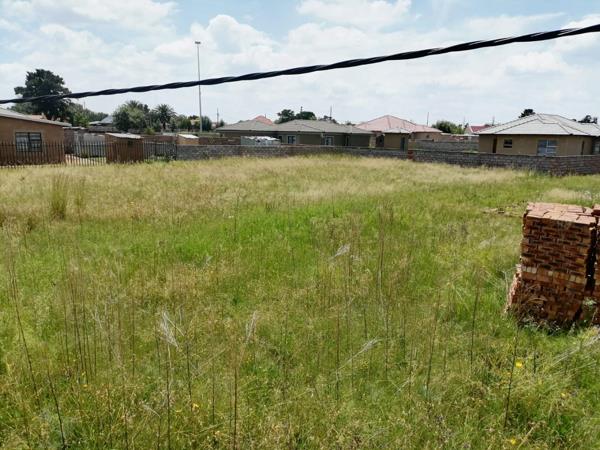 881 m² Land