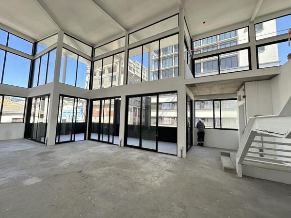 330  m² Commercial space