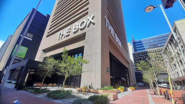 956 m² Commercial space