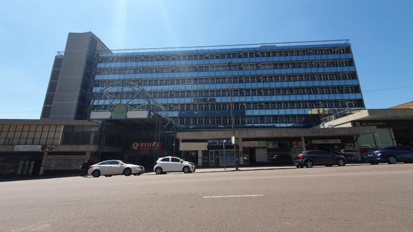 581  m² Commercial space