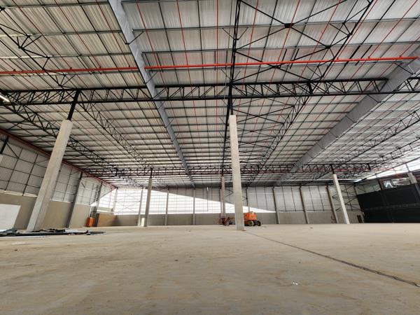 4 883  m² Industrial space