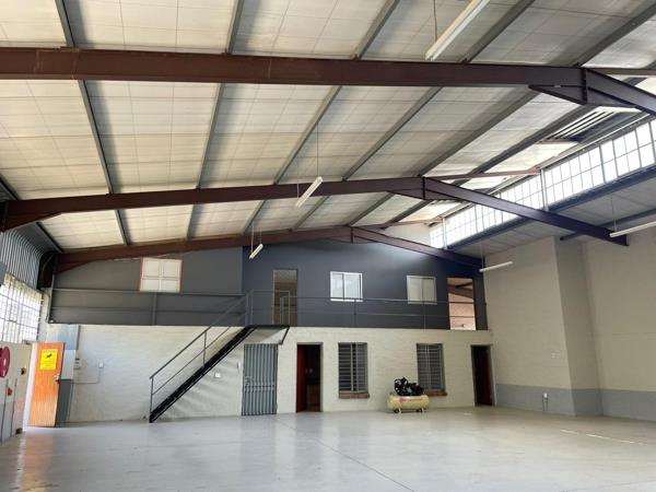 582  m² Commercial space