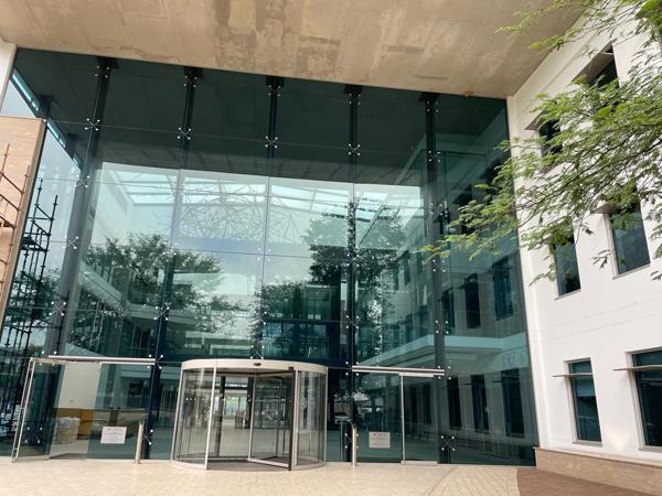 1 500 m² Commercial space