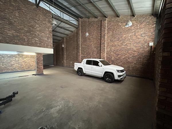 327  m² Industrial space