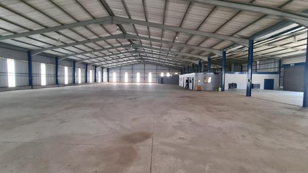 2 600  m² Industrial space