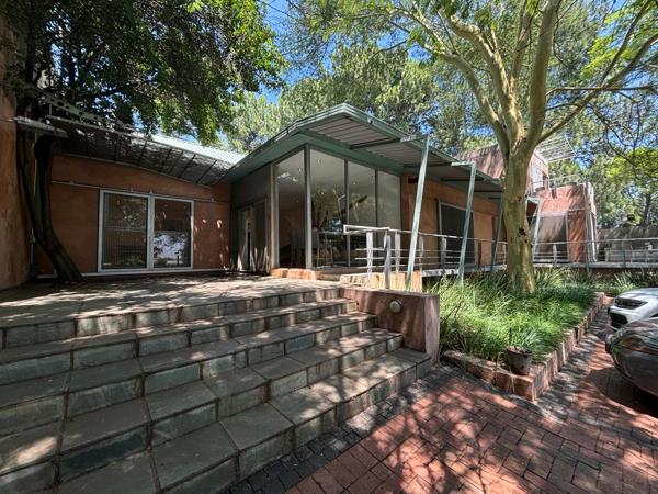 1 700  m² Commercial space