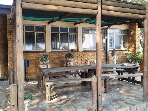 240  m² Commercial space