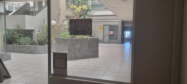 57  m² Commercial space