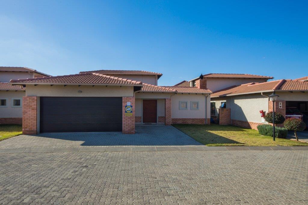 4 Bedroom House in Noordwyk