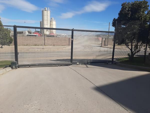 100  m² Industrial space