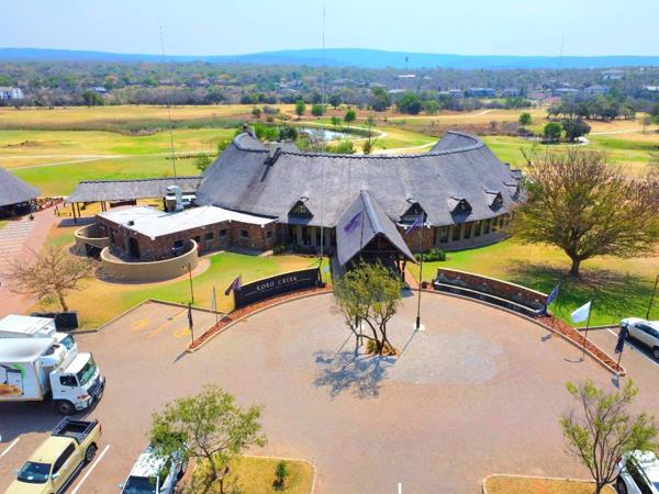 1 233 m² Land