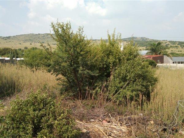 1 607 m² Land