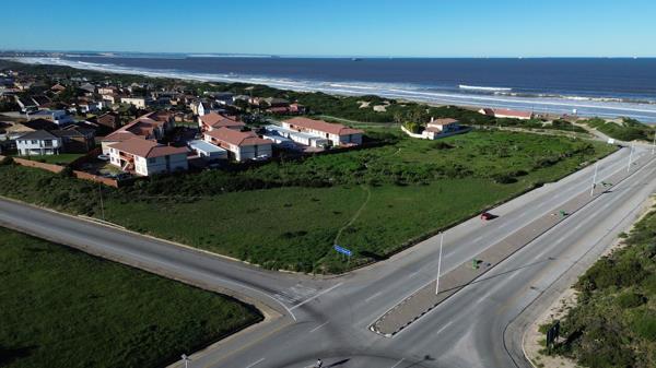 8 648 m² Land