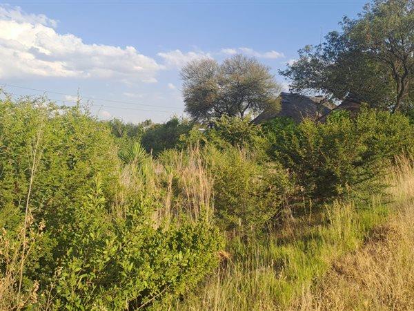 1 071 m² Land