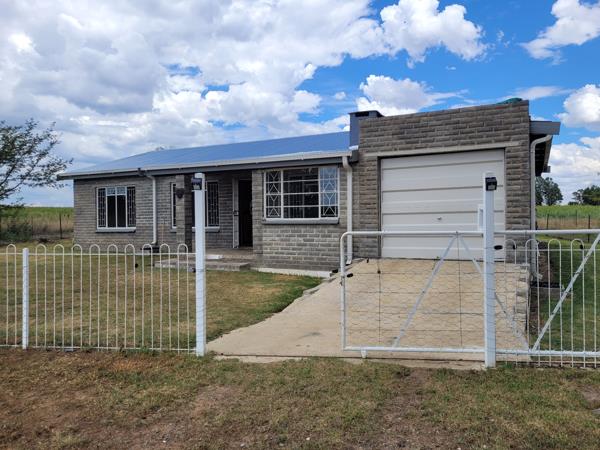 500 m² Farm with House