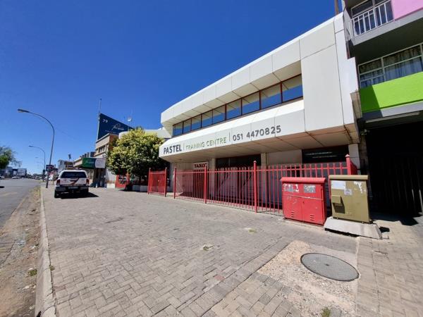 860  m² Office Space