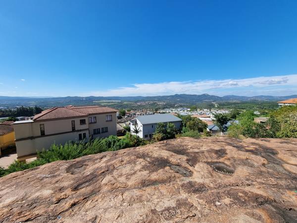1 356 m² Land