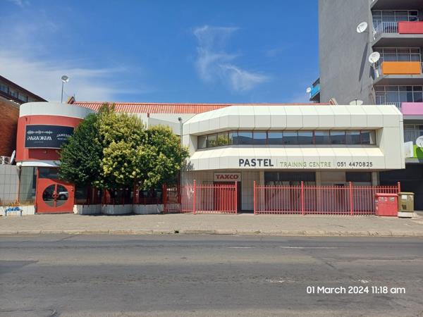 860  m² Commercial space