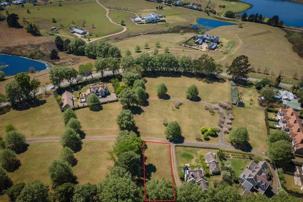 1 044 m² Land