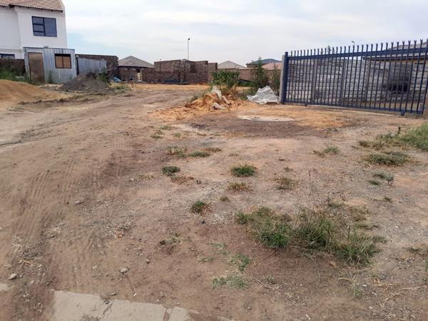 308 m² Land