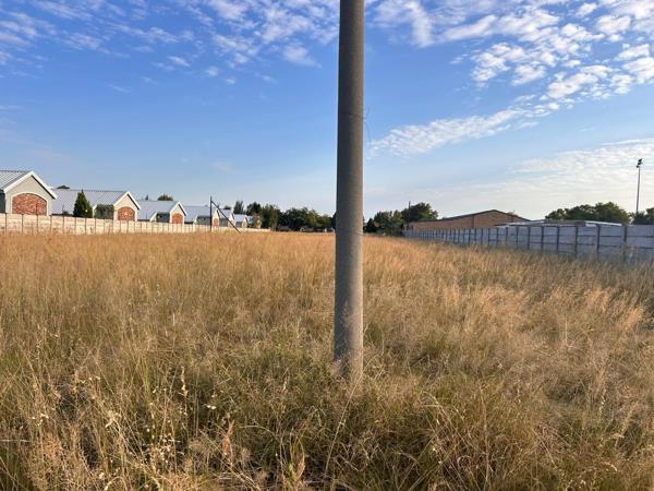 1 800 m² Land